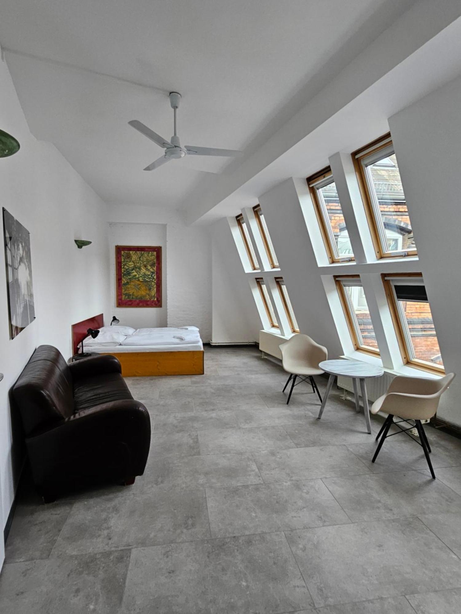 Hostel Fabrik - *